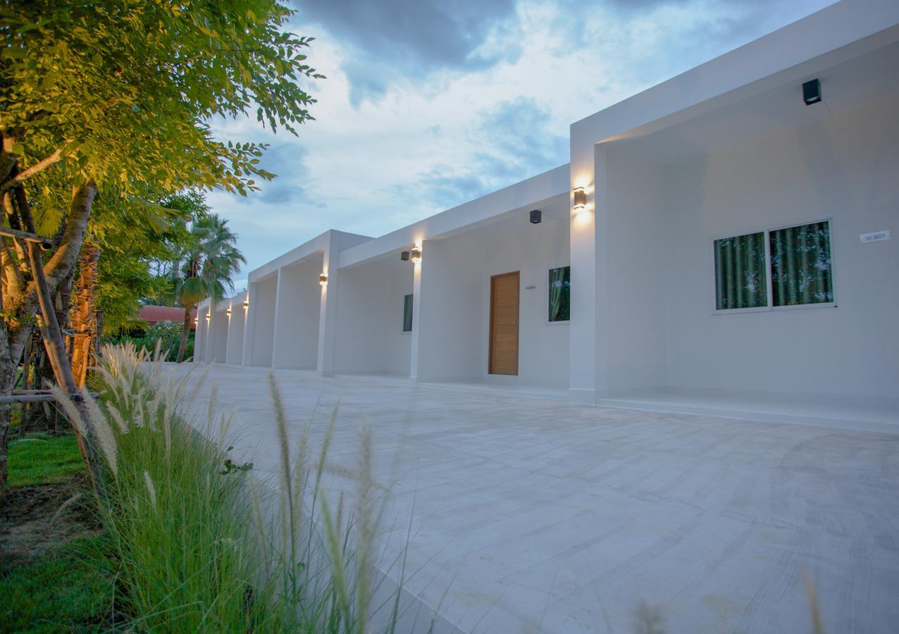 West View Villa Kanchanaburi Extérieur photo